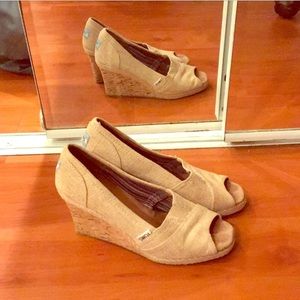 TOMS open toe wedge heels! 👠